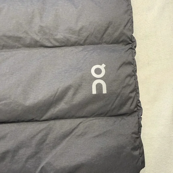 On Cloud Puffer Insulated Men's Challenger Jacket Black Sz Large Run On Cloud - Picture 12 of 16